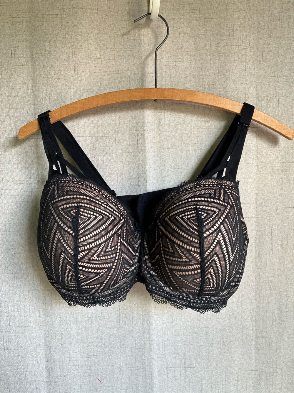Adore Me Bra Black Nude Strappy Cage Crochet Lace 40D Beige Tan Lined Dark Femme